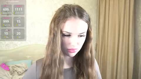 Snapshot of crystall_bliss chatting on November 2025 02:43:02 PM Nika online show from November 2025 02:43:02 PM