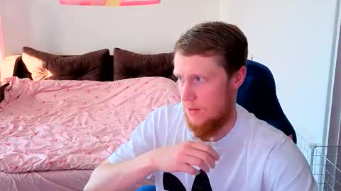 Snapshot of crystall_kira chatting on June 2026 12:33:02 PM crystall_kira online show from June 2026 12:33:02 PM