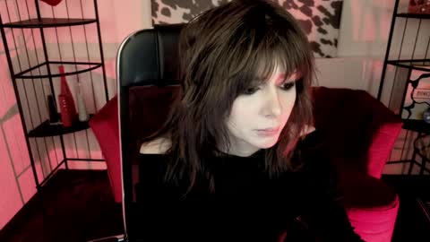 crystallbloom online show from April 2026 10:07:02 PM