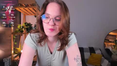 Snapshot of crystallglow chatting on February 2026 09:10:02 PM Kitty online show from February 2026 09:10:02 PM