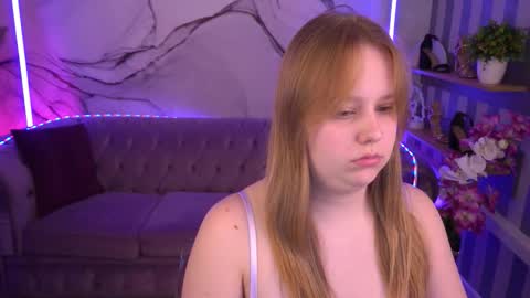 crystallpaws_ online show from September 2025 07:14:02 PM