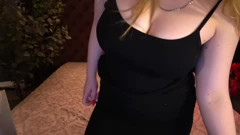 crystallpaws_ online show from May 2026 05:47:01 AM