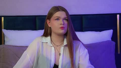 Crystal online show from November 2025 06:19:02 PM