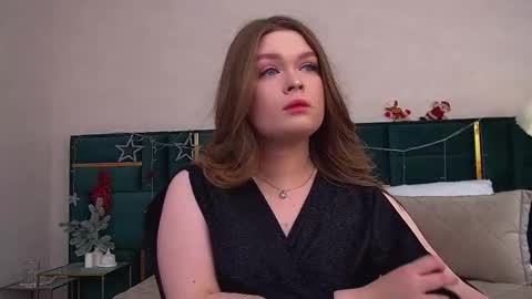 Crystal online show from December 2025 06:27:01 PM