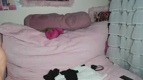 MissCrystal online show from December 2025 02:43:02 AM