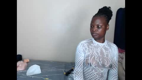 crystalxebony online show from November 2025 05:06:01 AM