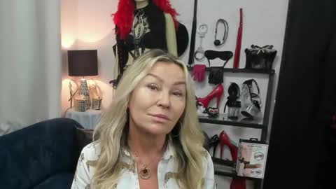CrystalHotty online show from May 2026 05:13:02 AM