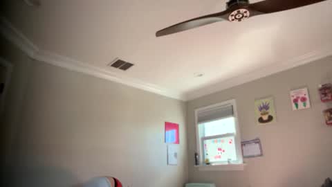 Snapshot of cubanwetdreamdoll chatting on April 2026 08:10:01 PM Thick Cuban Laz online show from April 2026 08:10:01 PM