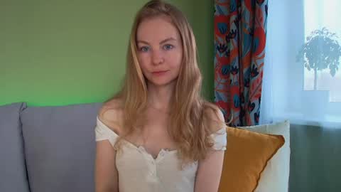Snapshot of cuddle_kitten chatting on April 2026 05:56:01 AM Alexia online show from April 2026 05:56:01 AM