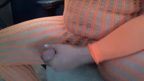 Snapshot of cuddlebeardeluxe chatting on October 2025 03:03:02 PM cuddlebeardeluxe online show from October 2025 03:03:02 PM