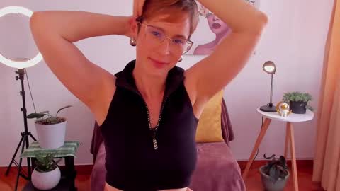 Leonela online show from February 2025 09:23:01 PM