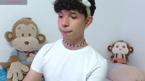 Cuddly online show from October 2025 04:02:02 AM