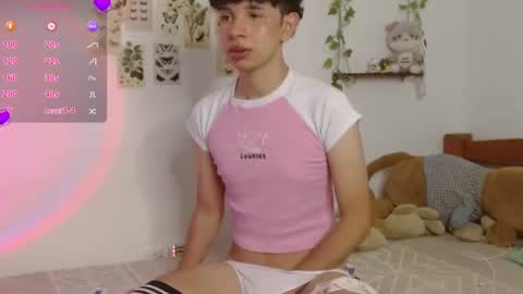 Snapshot of cuddly_twinkie chatting on June 2026 07:25:01 AM Cuddly online show from June 2026 07:25:01 AM