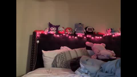 Snapshot of cum2charmxx chatting on September 2025 01:15:02 PM cum2charmxx online show from September 2025 01:15:02 PM