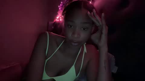 Snapshot of cum2charmxx chatting on October 2025 10:57:02 AM cum2charmxx online show from October 2025 10:57:02 AM