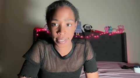 Snapshot of cum2charmxx chatting on October 2025 01:47:02 AM cum2charmxx online show from October 2025 01:47:02 AM