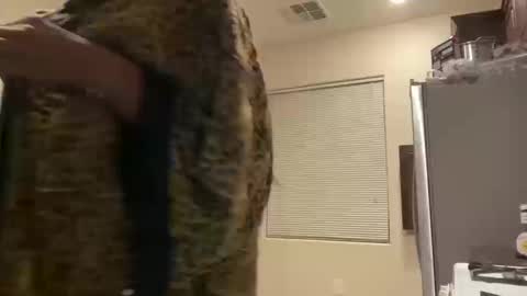 Snapshot of cum2charmxx chatting on October 2025 06:13:02 AM cum2charmxx online show from October 2025 06:13:02 AM