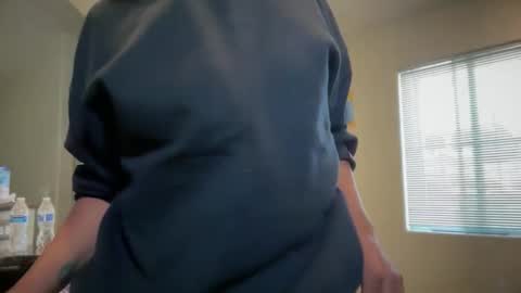 Snapshot of cum2charmxx chatting on November 2025 07:24:01 PM cum2charmxx online show from November 2025 07:24:01 PM