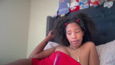 Snapshot of cum2charmxx chatting on December 2025 06:36:02 PM cum2charmxx online show from December 2025 06:36:02 PM