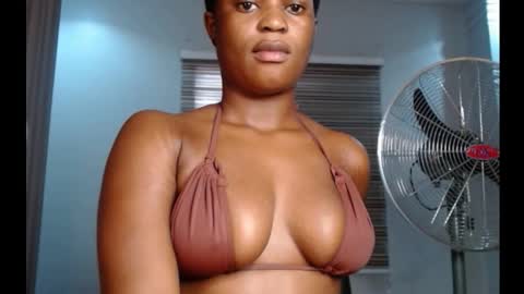 Snapshot of cum_ebony_petitxx chatting on September 2025 07:30:02 AM cath online show from September 2025 07:30:02 AM
