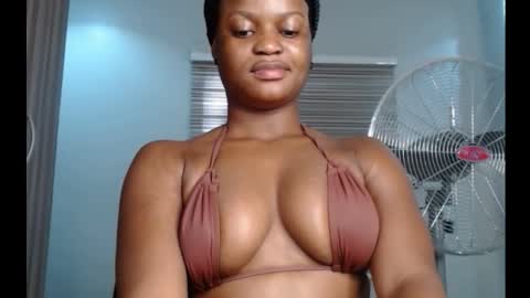 Snapshot of cum_ebony_petitxx chatting on September 2025 07:30:01 AM cath online show from September 2025 07:30:01 AM
