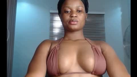 Snapshot of cum_ebony_petitxx chatting on September 2025 07:32:02 AM cath online show from September 2025 07:32:02 AM