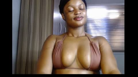 Snapshot of cum_ebony_petitxx chatting on October 2025 07:05:02 AM cath online show from October 2025 07:05:02 AM