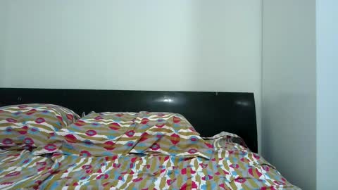 Snapshot of cummforuu chatting on February 2025 12:43:01 PM Cumms Cam online show from February 2025 12:43:01 PM