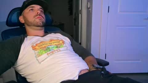 cummmg23 online show from October 2025 05:15:01 AM