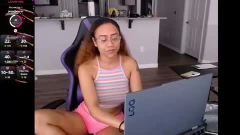 Snapshot of cumplzqueen chatting on July 2026 06:36:01 PM Nia Reese online show from July 2026 06:36:01 PM