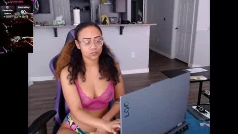 Snapshot of cumplzqueen chatting on July 2026 06:10:02 PM Nia Reese online show from July 2026 06:10:02 PM