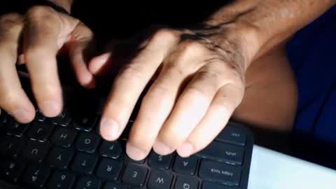 chattrbatr online show from February 2025 01:44:01 AM