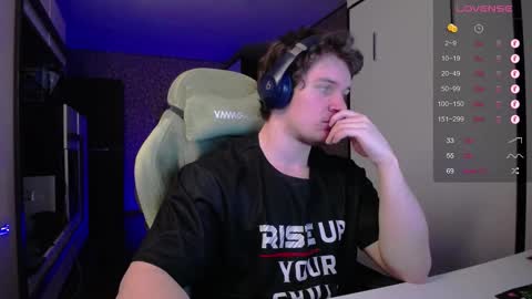 Snapshot of cumzan_ chatting on March 2025 06:11:01 PM Tarzan online show from March 2025 06:11:01 PM