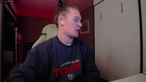 Snapshot of cumzan_ chatting on February 2026 02:37:01 AM Tarzan online show from February 2026 02:37:01 AM