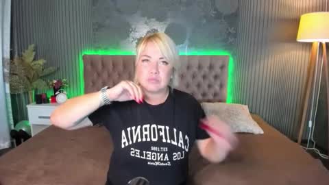 CurlyDreams online show from September 2025 11:57:01 AM