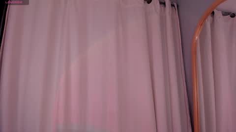 Snapshot of curlyy915e chatting on February 2026 11:44:01 PM Curly915e online show from February 2026 11:44:01 PM