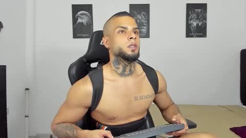 Snapshot of curtis_blake chatting on December 2025 12:27:01 AM curtis_blake online show from December 2025 12:27:01 AM