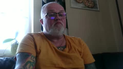 Snapshot of curtus14 chatting on March 2026 04:44:02 PM curtus14 online show from March 2026 04:44:02 PM