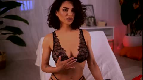 curvedlizzie online show from May 2026 10:27:02 PM