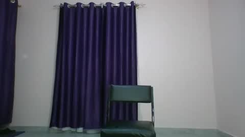 Snapshot of curvy_essie chatting on February 2025 02:02:01 PM Essie online show from February 2025 02:02:01 PM