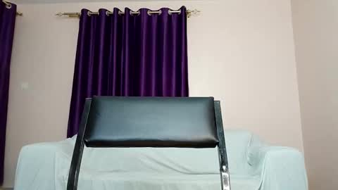 Snapshot of curvy_essie chatting on September 2025 05:56:01 PM Essie online show from September 2025 05:56:01 PM