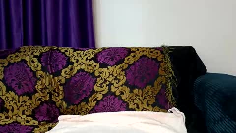 Snapshot of curvy_essie chatting on November 2025 08:36:02 PM Essie online show from November 2025 08:36:02 PM