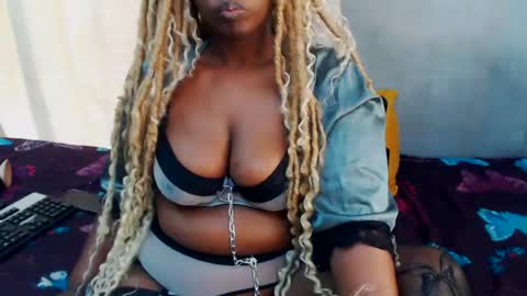 Snapshot of curvydarkfatass chatting on July 2026 12:31:02 PM curvydarkfatass online show from July 2026 12:31:02 PM