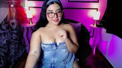 Zoe  online show from November 2025 02:12:01 AM