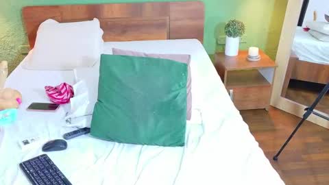 Danna online show from September 2025 08:10:02 PM