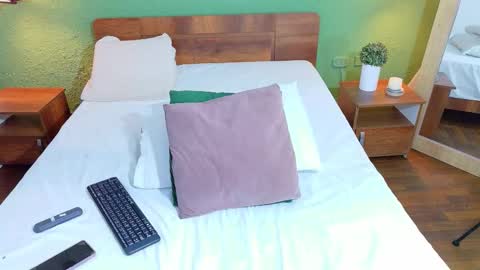 Danna online show from October 2025 07:55:01 PM