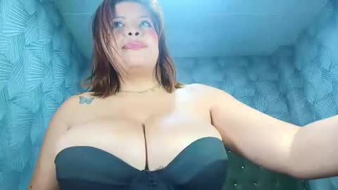 Julieth online show from May 2026 07:52:02 PM