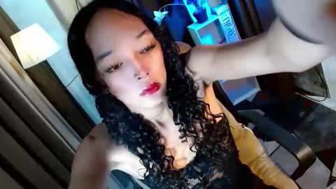 BBY CURLYHANNA online show from November 2025 03:21:01 PM