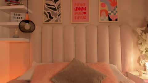 Amber  online show from December 2025 12:10:02 PM