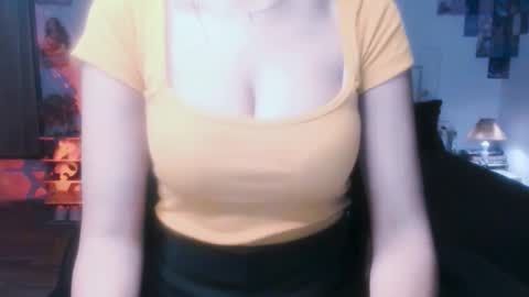 Snapshot of cute_alishaa chatting on May 2026 06:35:02 PM Alisha online show from May 2026 06:35:02 PM